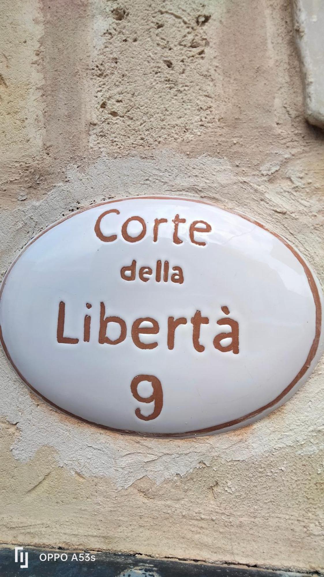 Casa Corte Della Liberta อุจจาโน ลาเคียซา ภายนอก รูปภาพ
